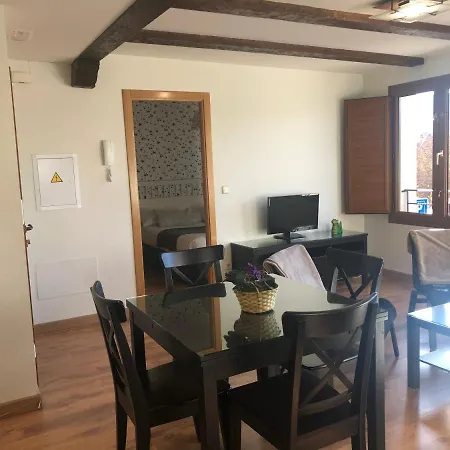 Casa De Navalhorno Valsain Apartman